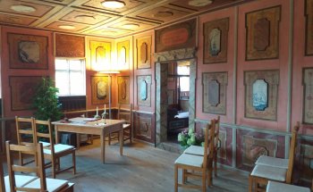 Faktorenhof con Museo de la Patria y Humboldt