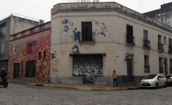 Esculturas de Larguirucho y Super Hijitus