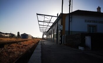Antigua Estación Ferroviaria de Castro Verde-Almodôver