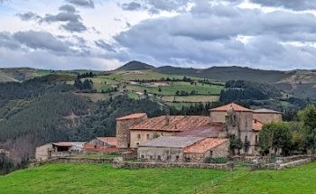 Palacio de los Sierra de Llamas del Mouru