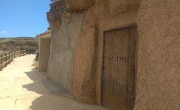 Casa Cuevas de Moyuela