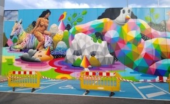 Murales de Okuda en Bahía Real