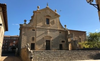 - (está ubicado en Villagarcia de campos, España)
