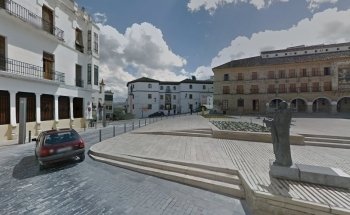 Estatua de Juan Alfonso de Baena
