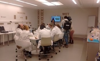 Wetlab Laboratorios Cesar en Etopia