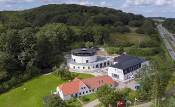 Centro Rebild con la Mina de Cal de Thingbæk