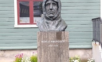 Busto de Roald Amundsen