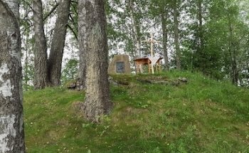 Kjerkehaugen, Holter