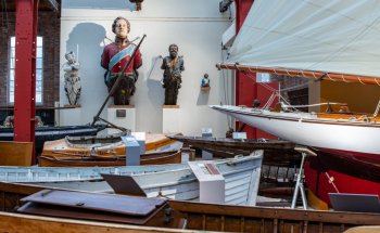 Museo Marítimo de Escocia, Edificio Linthouse