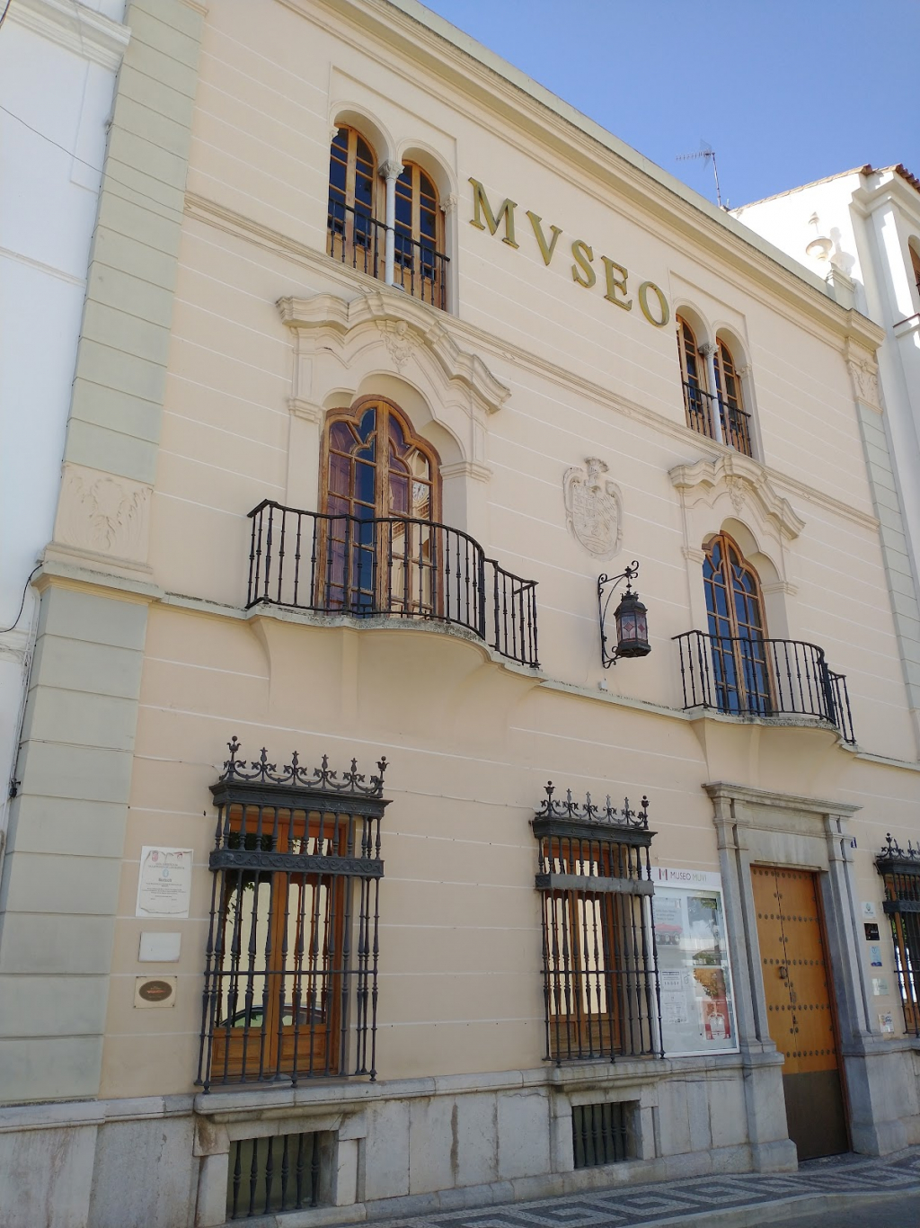 Museo Histórico-Etnográfico y del Vehículo Clásico de Villafranca de los Barros
