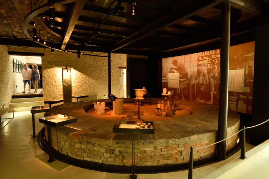 Museo de Cerámica y Cerámica en Malicorne