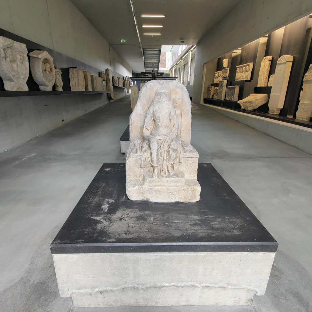 Museo de Arqueología en el Jardín de los Planetas del Castillo Eggenberg