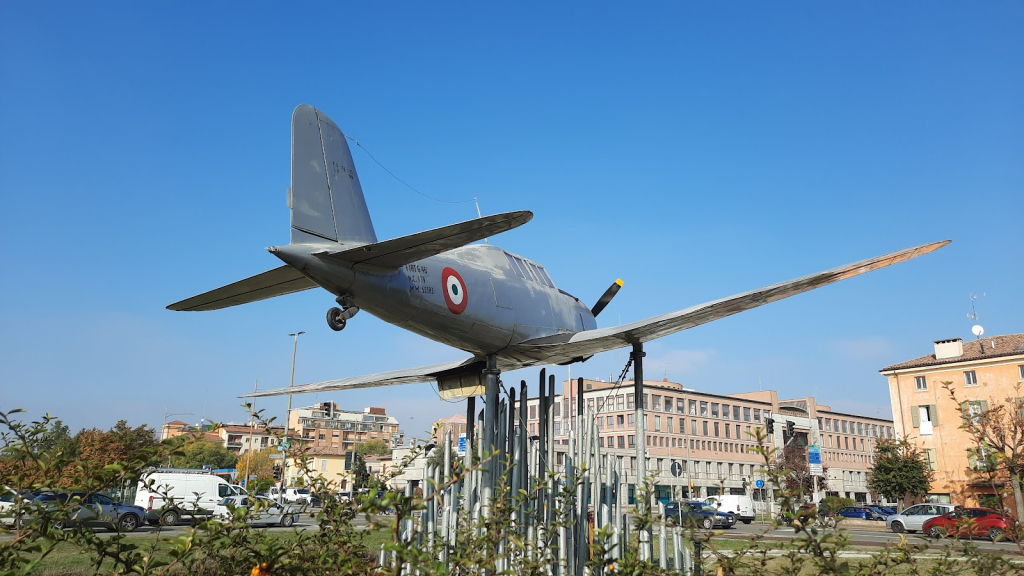 Monumento en Memoria de los Aviadores Modeneses