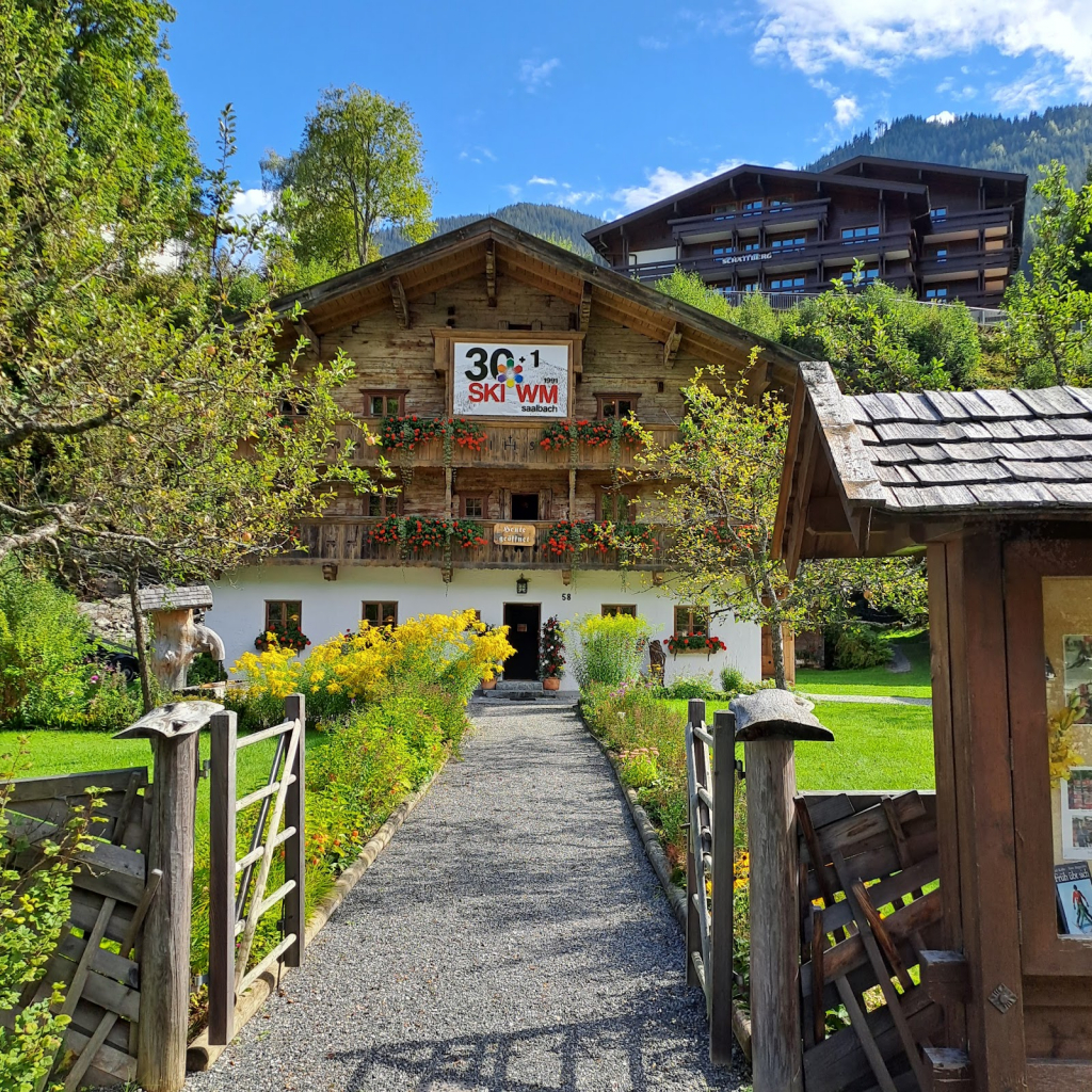 Casa de la Patria y Museo del Esquí