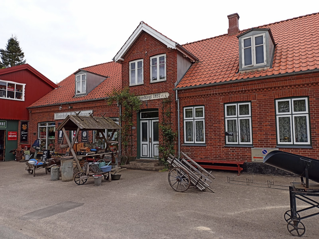 Bindeballe Købmandsgård