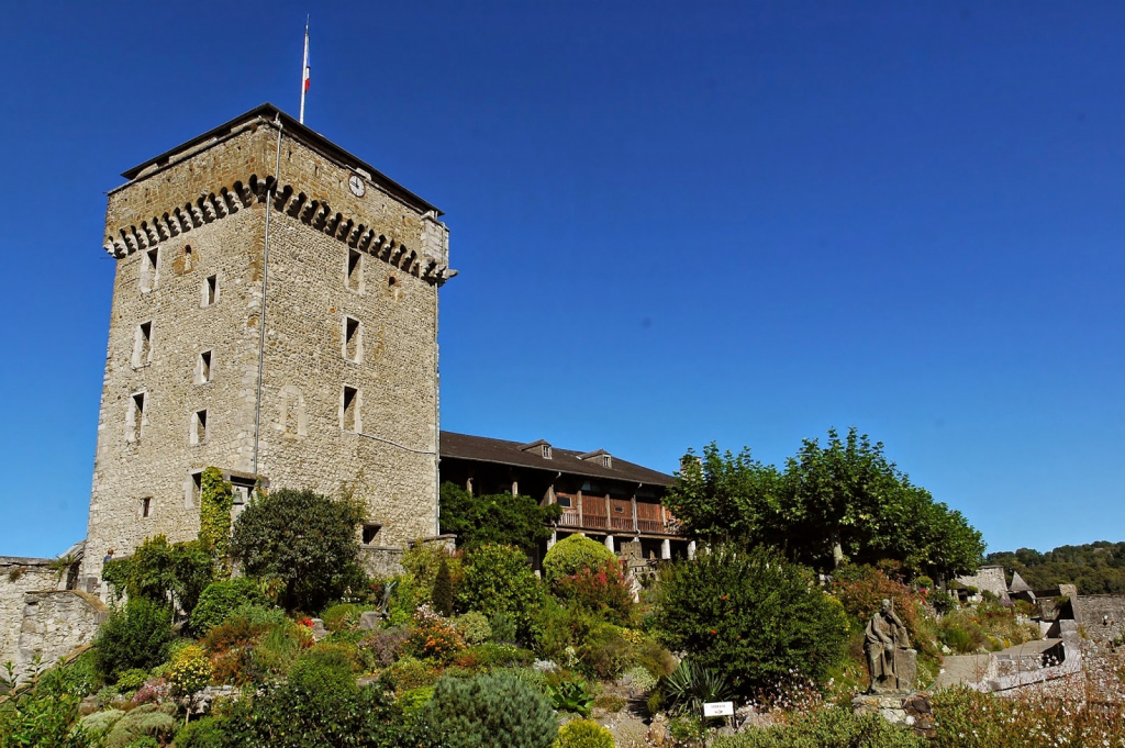 Castillo Fuerte Museo Pirenaico