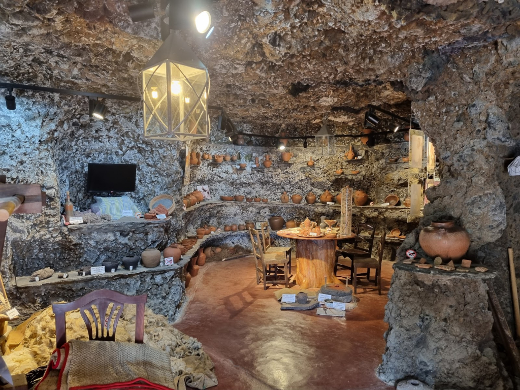 Museo Etnográfico Casas Cuevas de Artenara
