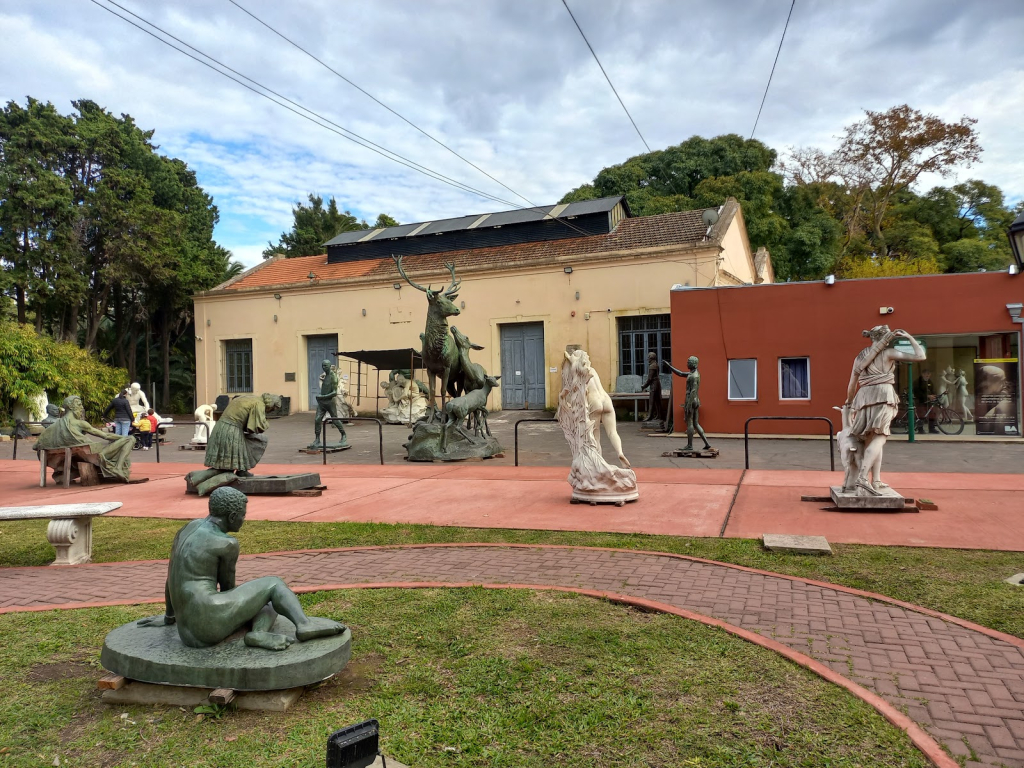 Patio de Esculturas | Monumentos y Obras de Arte (MOA)