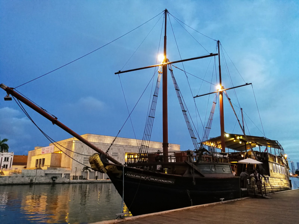 Galeón Bucanero