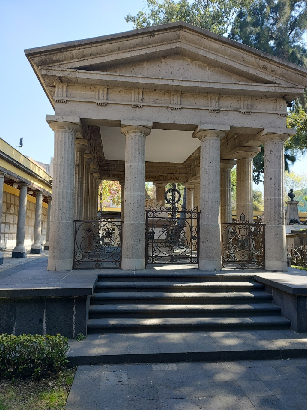 Museo y Panteón de San Fernando