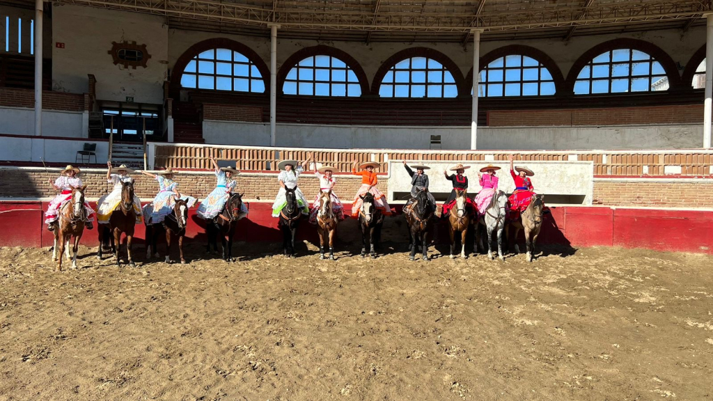 Lienzo Charro Cortijo De San Jose