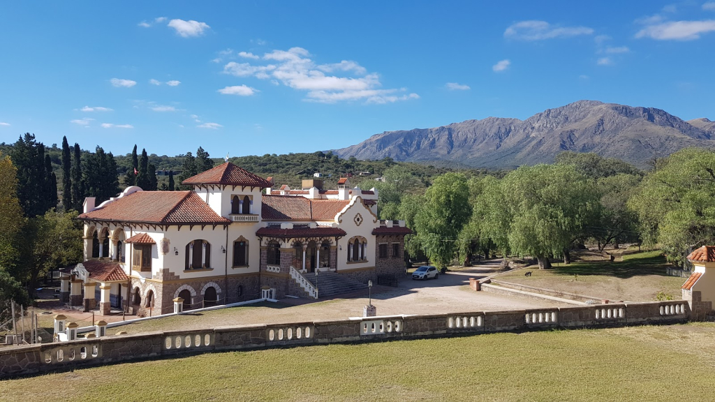 Pueblo Encanto Parque Temático y Paseo Cultural
