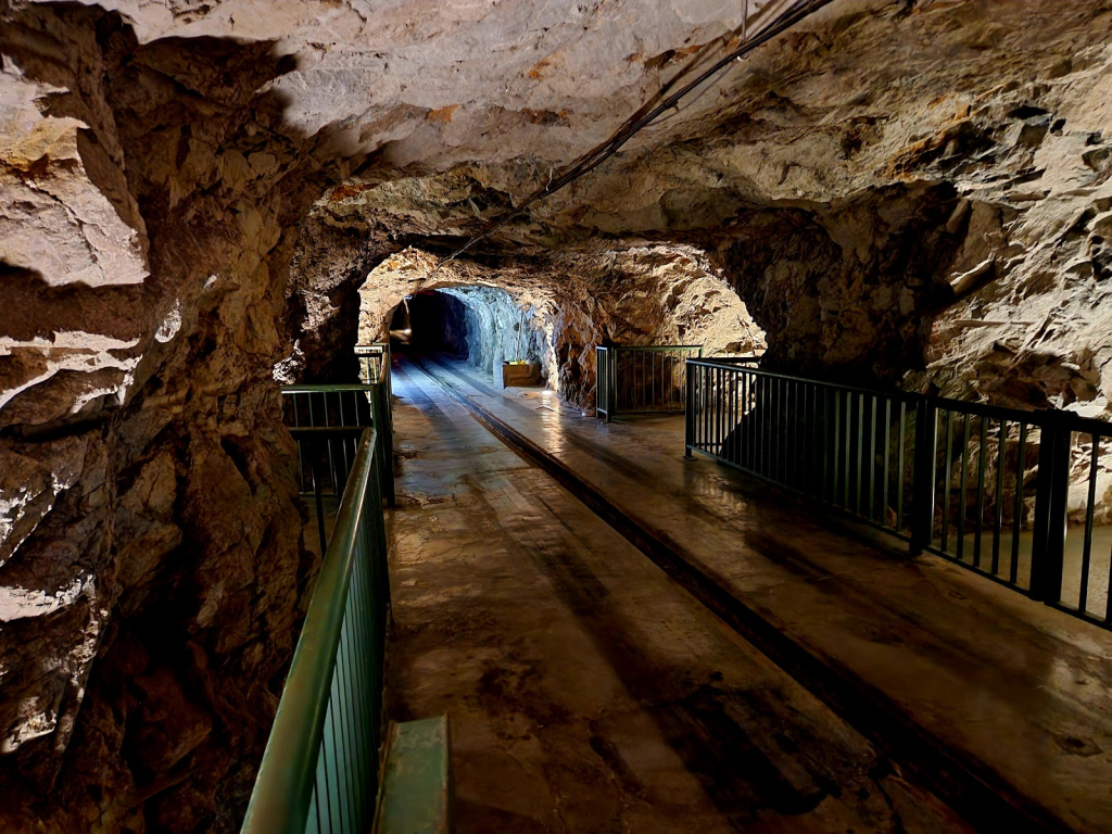 Entrada de Mina el Edén
