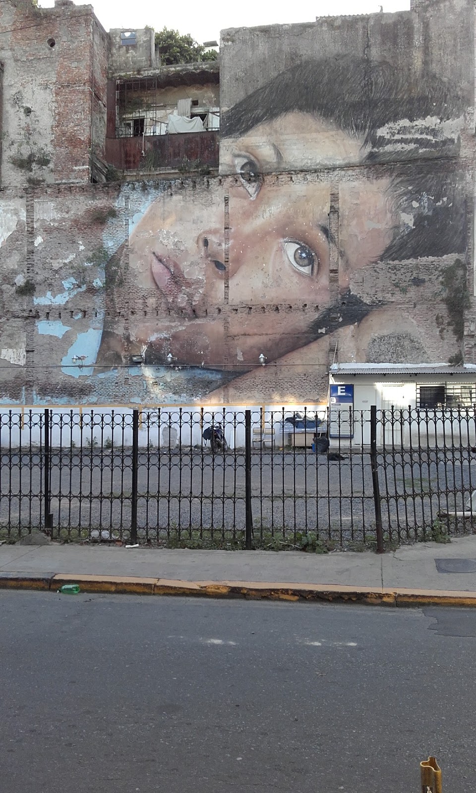 Mural En Edificio Viejo