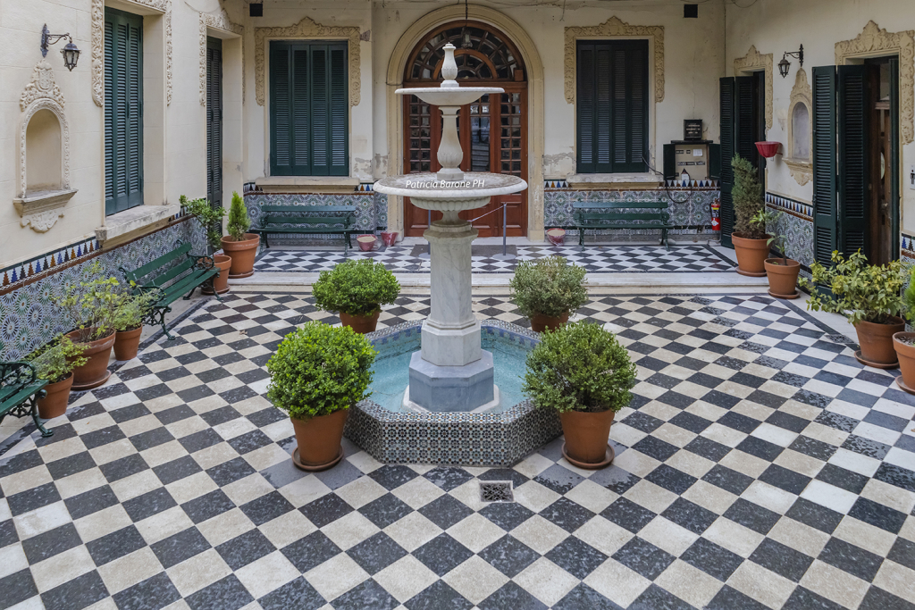 Museo Municipal de Arte Decorativo Firma y Odilo Estévez
