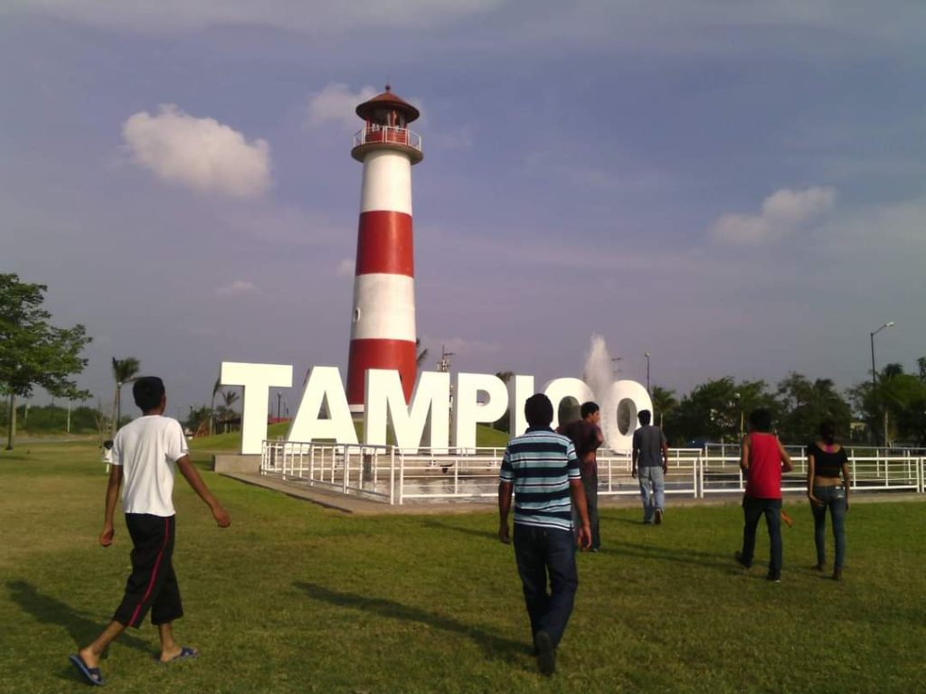 Letras monumentales 'Tampico'