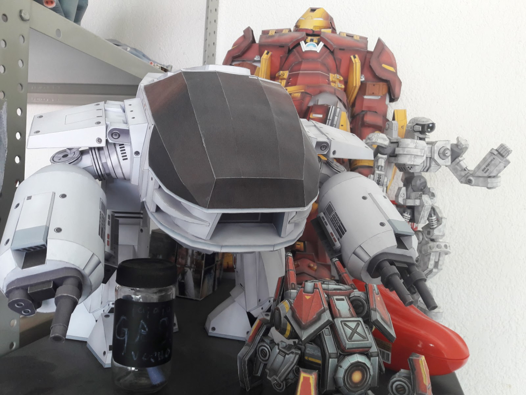 PAPERCRAFT ESCULTURA DE PAPEL Y DISEÑO
