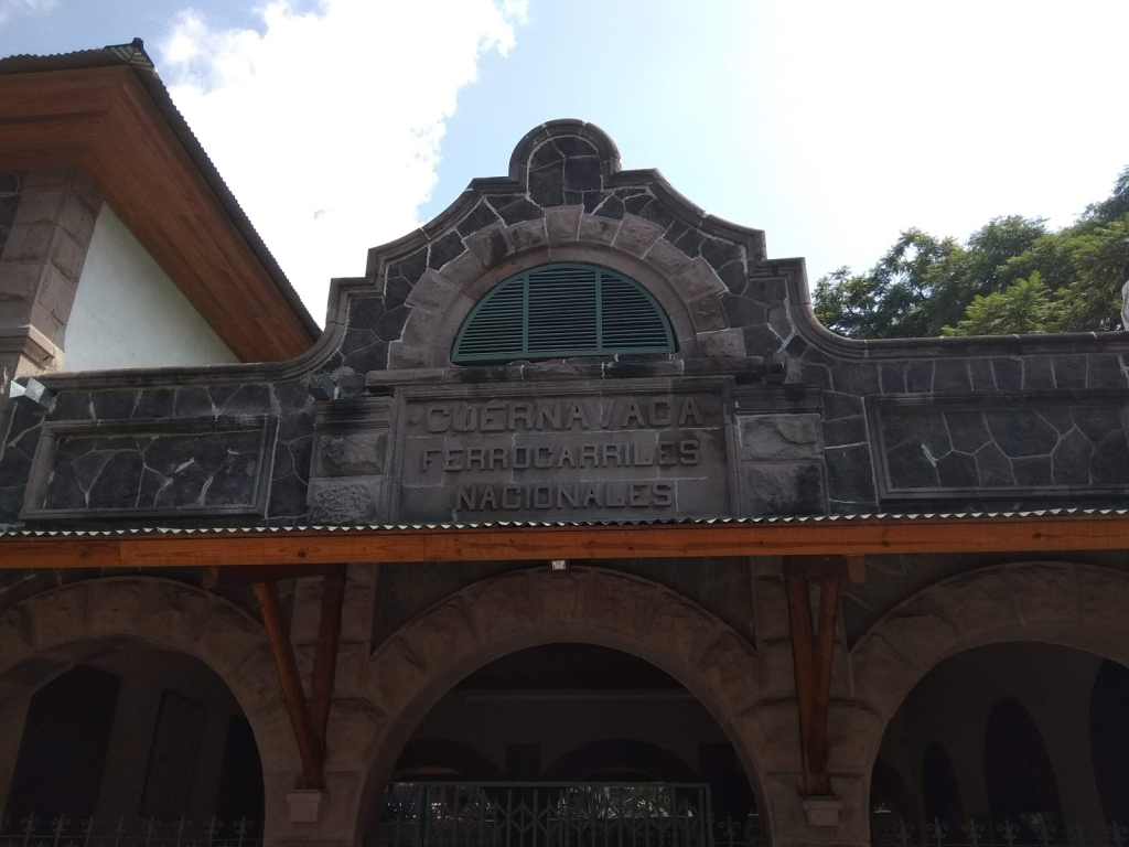 Patios De La Estacion