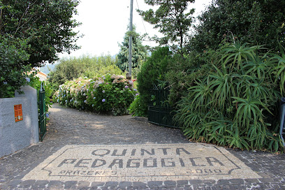 Escuela de Granjas dos Prazeres