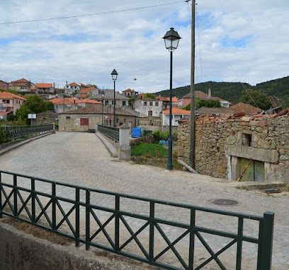 Puente Románico