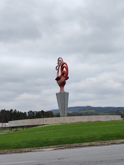 Monumento - Estátua Galo de Barcelos