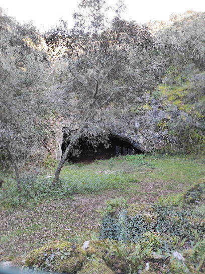 Grutas de Areias/ Avecasta