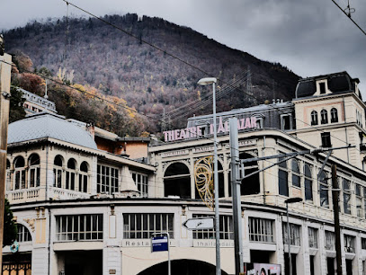 Teatro L'Alcázar y Museo La Calèche, André dicho Dad Régné