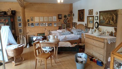 Museo Rösslischür - Brand, campanas de parteras