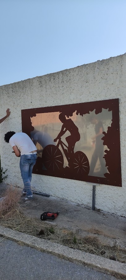 Lleure en bici, escultura de Salva Garrigues y Rinoxa