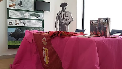 Centro de visitantes dehesa y toro dinastía Bienvenida