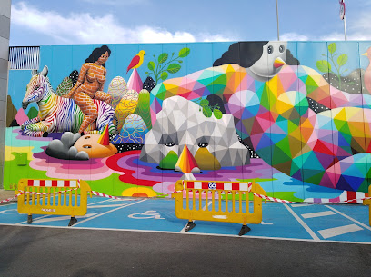 Murales de Okuda en Bahía Real