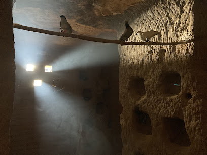 Cuevas de los Cien Pilares