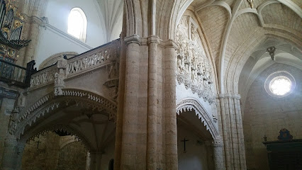 Entrada arco de piedra antiguo