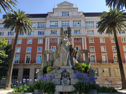 Estatua / Escultura a Curros Enríquez