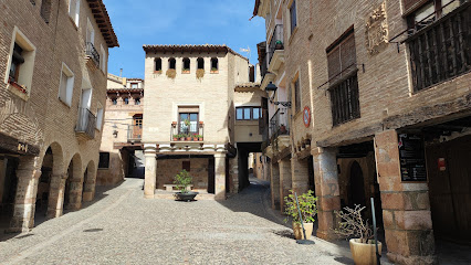 Plaza de Rafael Ayerbe. Antigua Plaza Mayor