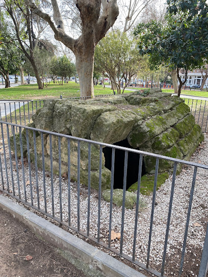 Cisterna romana del parque Conde de Vallellano