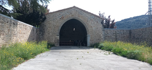 Ruinas Capilla Cementerio (s. XII)