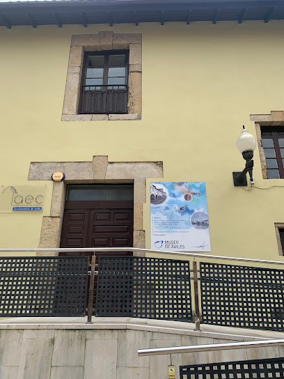 Museo de Historia Urbana de Avilés. Sala de exposiciones Antigua Escuela de Cerámica.