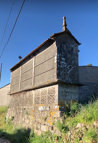 Hórreo no monte de Vilar