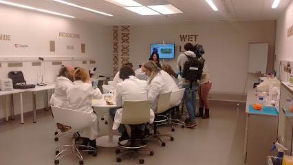 Wetlab Laboratorios Cesar en Etopia